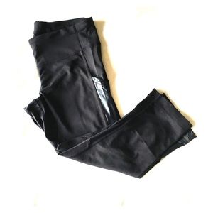 LIKE NEW Lululemon workout pants. Size 4